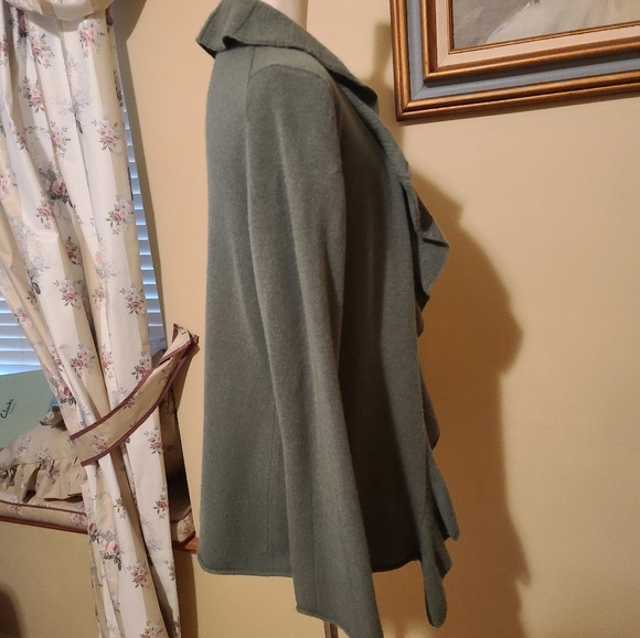 Magaschoni Magashoni Ruffled Front Cashmere Cardigan Green Sage color - Picture 3 of 10